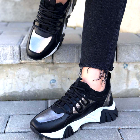 Bright and trendy leather sneakers - BLACK