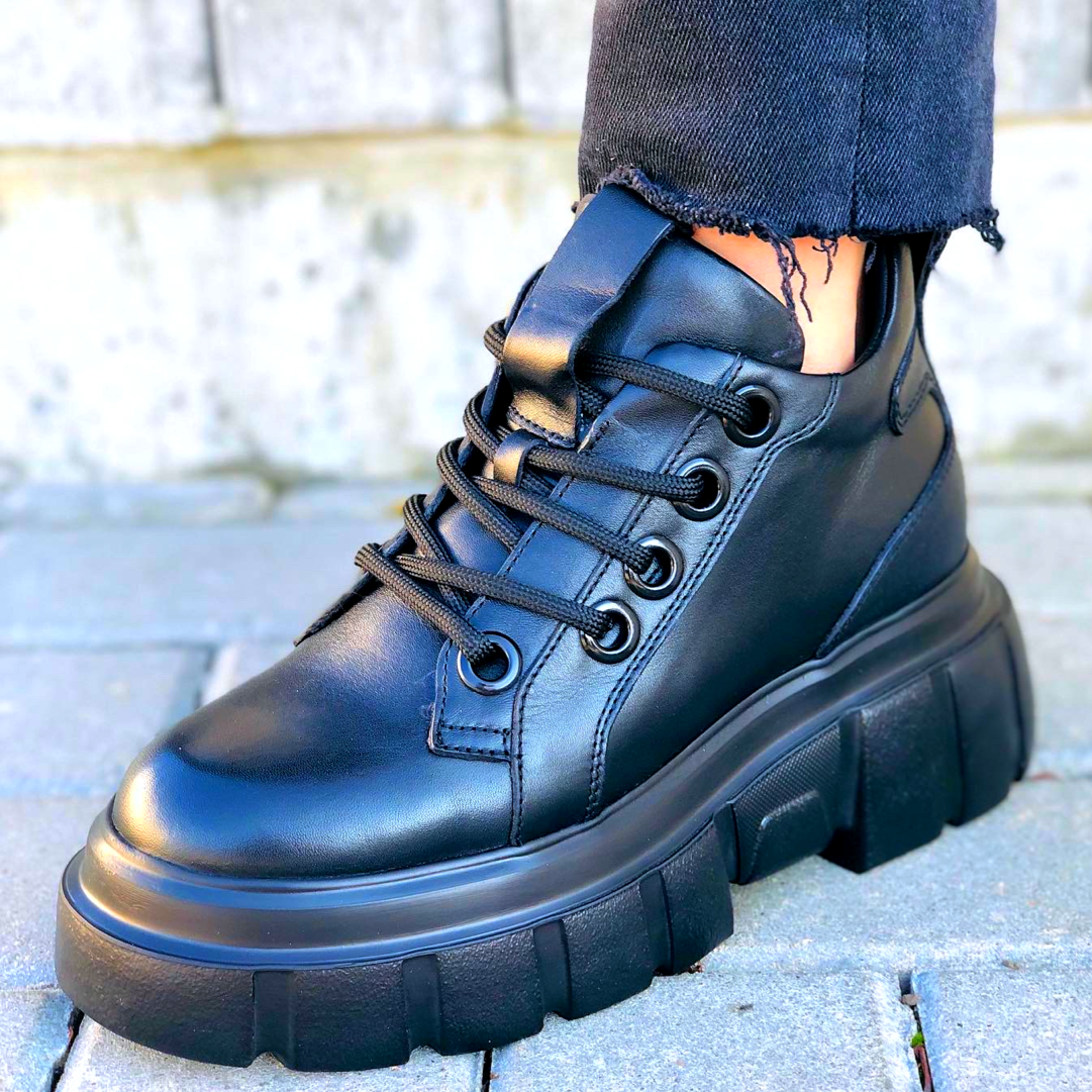 Sneaker 71 | Mens Boots in Black on Vibram Sole | Grenson