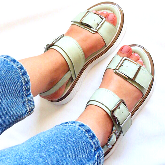 Stylish three-sieve sandals buy online